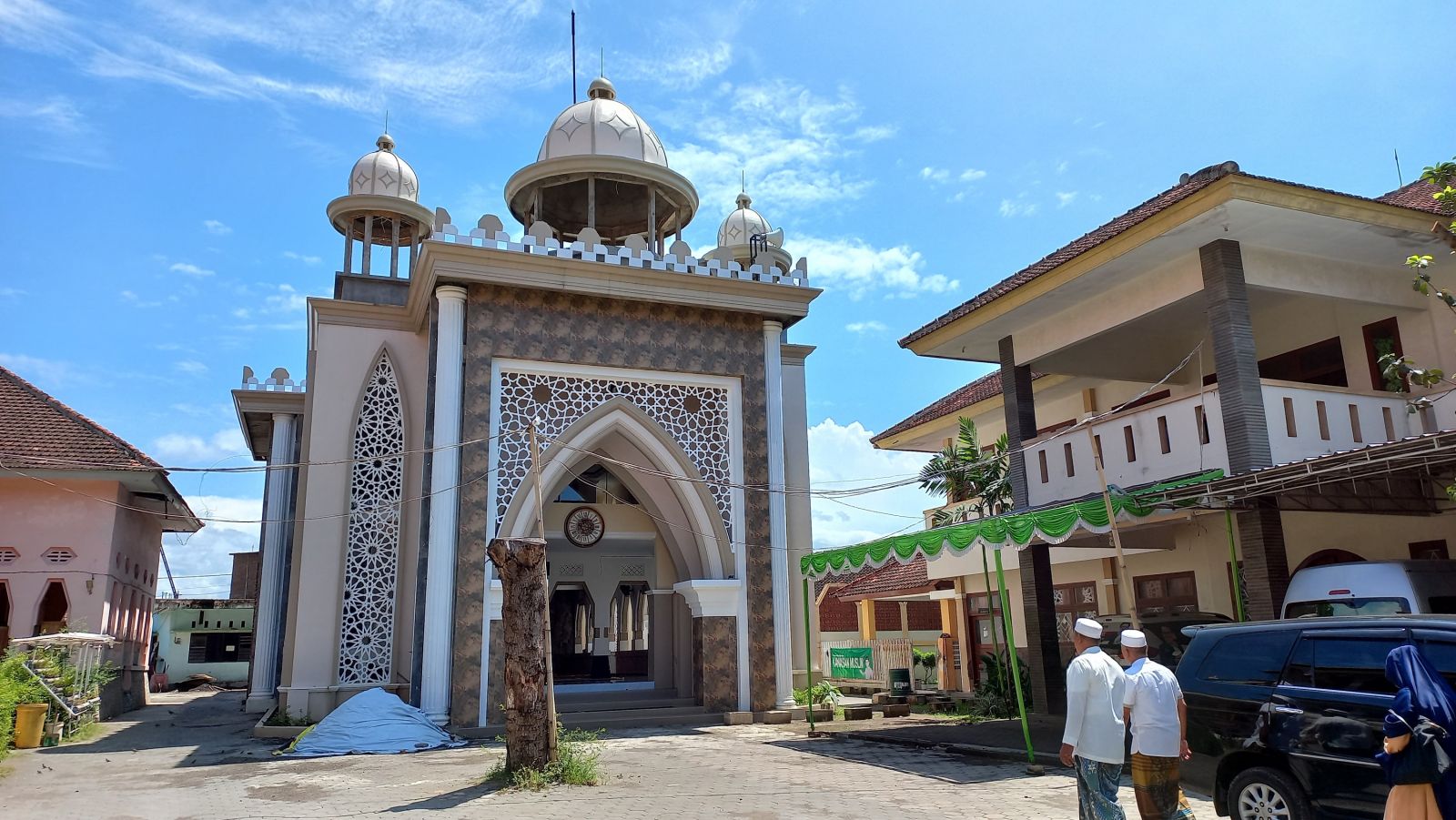 Masjid Al Qodiriyah Darun Najah: Surga Ibadah di Tengah Kota Cilacap